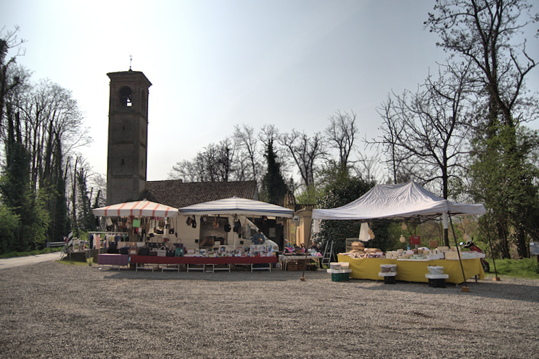Bancarelle sul piazzale